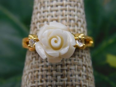 RING ROCK STONE LAPIDARY SPECIMEN