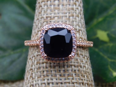 RING ROCK STONE LAPIDARY SPECIMEN