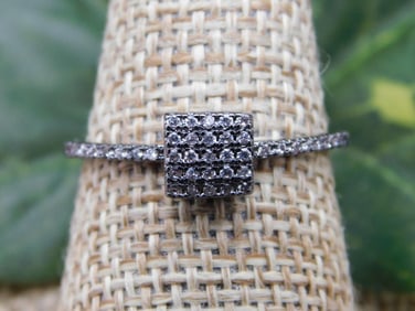 RING ROCK STONE LAPIDARY SPECIMEN