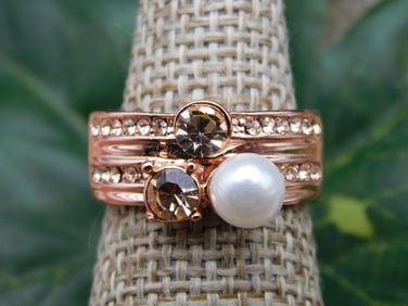 RING ROCK STONE LAPIDARY SPECIMEN