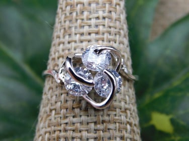 RING ROCK STONE LAPIDARY SPECIMEN