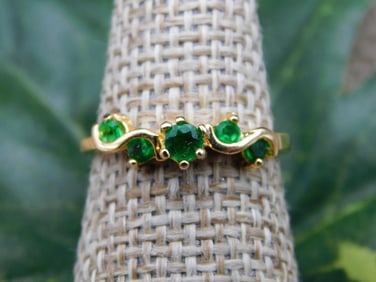 RING ROCK STONE LAPIDARY SPECIMEN