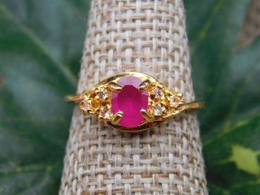 RING ROCK STONE LAPIDARY SPECIMEN