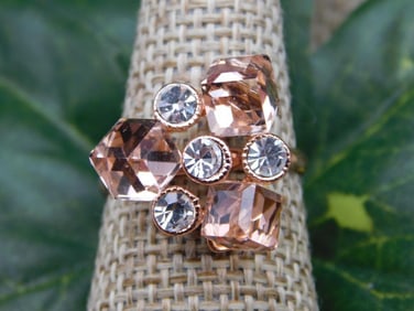 RING ROCK STONE LAPIDARY SPECIMEN