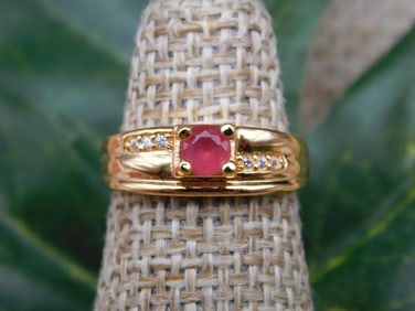 RING ROCK STONE LAPIDARY SPECIMEN