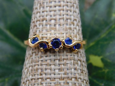 RING ROCK STONE LAPIDARY SPECIMEN