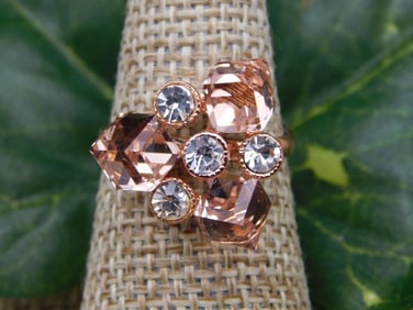 RING ROCK STONE LAPIDARY SPECIMEN