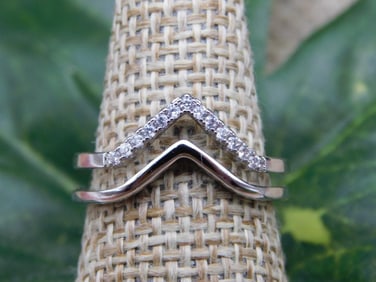 RING ROCK STONE LAPIDARY SPECIMEN