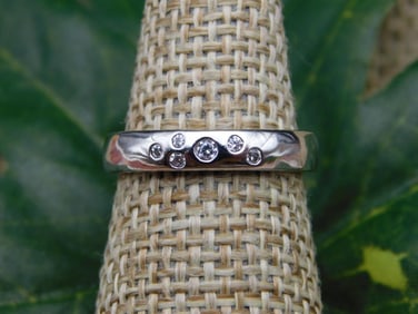 RING ROCK STONE LAPIDARY SPECIMEN