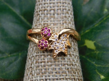 RING ROCK STONE LAPIDARY SPECIMEN