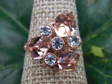 RING ROCK STONE LAPIDARY SPECIMEN