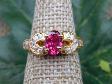 RING ROCK STONE LAPIDARY SPECIMEN