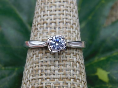 RING ROCK STONE LAPIDARY SPECIMEN