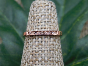 RING ROCK STONE LAPIDARY SPECIMEN