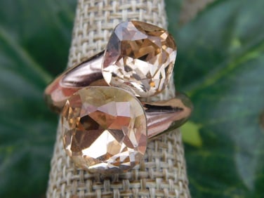 RING ROCK STONE LAPIDARY SPECIMEN