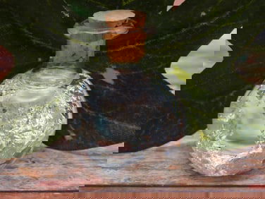 SILVER FLAKES IN BOTTLE ROCK STONE LAPIDARY SPECIMEN