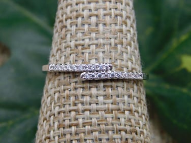 RING ROCK STONE LAPIDARY SPECIMEN