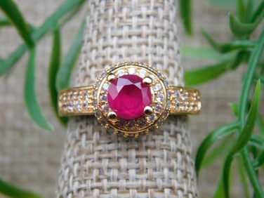 RING ROCK STONE LAPIDARY SPECIMEN