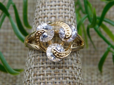 RING ROCK STONE LAPIDARY SPECIMEN