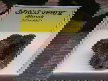 OPAL ROCK STONE LAPIDARY SPECIMEN