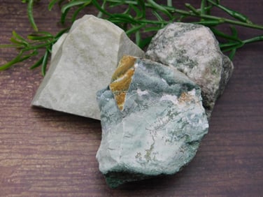 ROCK STONE LAPIDARY SPECIMEN