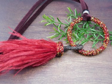 NECKLACE ROCK STONE LAPIDARY SPECIMEN