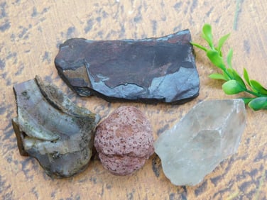 MIXED LOT ROCK STONE LAPIDARY SPECIMEN