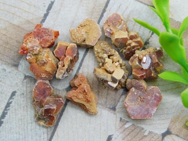 GEM VANADINITE ROCK STONE LAPIDARY SPECIMEN