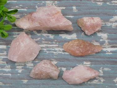 ROSE QUARTZ PENDANT ROCK STONE LAPIDARY SPECIMEN