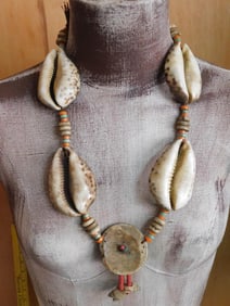 AFRICAN TRADE BEADS VINTAGE ANTIQUE