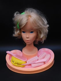 1971 MATTEL BARBIE BEAUTY CENTER RETRO TOY