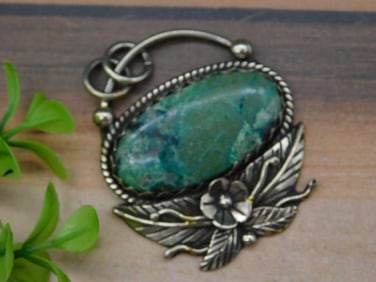 CHRYSOCOLLA PENDANT WITH LOTUS FLOWER CUT OUT ROCK STONE LAPIDARY SPECIMEN