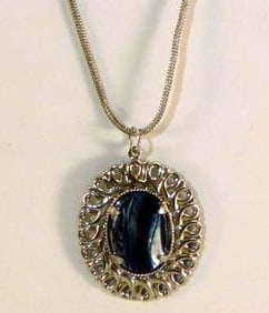 ABALONE PENDANT ON CHAIN ROCK STONE LAPIDARY SPECIMEN