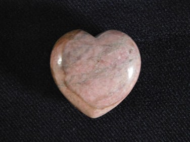 RHODONITE HEART ROCK STONE LAPIDARY SPECIMEN
