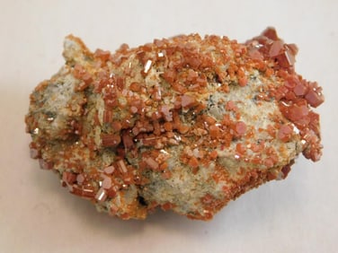 VANADINITE ROCK STONE LAPIDARY SPECIMEN
