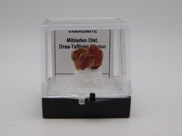 VANADINITE ROCK STONE LAPIDARY SPECIMEN