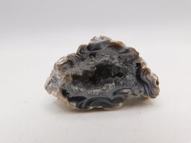 GEODE ROCK STONE LAPIDARY SPECIMEN