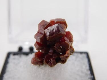 VANADINITE ROCK STONE LAPIDARY SPECIMEN