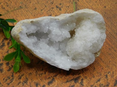 GEODE ROCK STONE LAPIDARY SPECIMEN