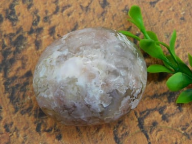 HATMANS FLOWER PETAL AGATE ROCK STONE LAPIDARY SPECIMEN