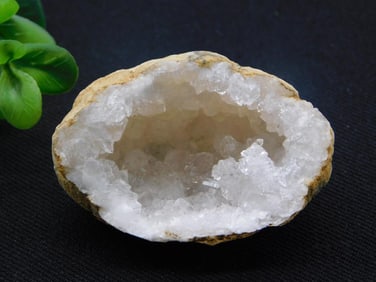 GEODE ROCK STONE LAPIDARY SPECIMEN