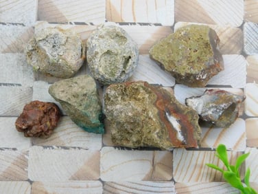 MIXED LOT ROCK STONE LAPIDARY SPECIMEN