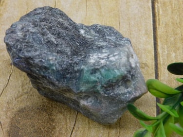 AQUAMARINE IN SERPENTINITE ROCK STONE LAPIDARY SPECIMEN