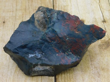 BLOODSTONE ROCK STONE LAPIDARY SPECIMEN