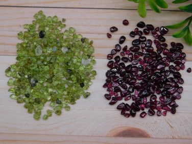 GARNET AND PERIDOT ROCK STONE LAPIDARY SPECIMEN