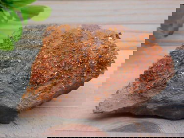 VANADINITE ROCK STONE LAPIDARY SPECIMEN