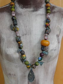 AFRICAN TRADE BEADS ROCK STONE LAPIDARY SPECIMEN