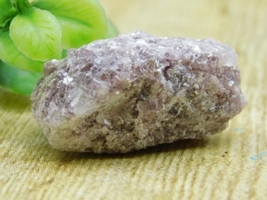 LEPIDOLITE ROCK STONE LAPIDARY SPECIMEN