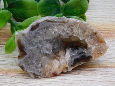 GEODE ROCK STONE LAPIDARY SPECIMEN