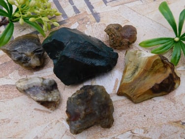 MIXED LOT ROCK STONE LAPIDARY SPECIMEN